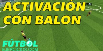 Entrada en calor con balón de fútbol